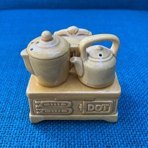 Vintage Ceramic Salt & Pepper Shakers DOT Stove with Coffee Pot And Tea Kettle